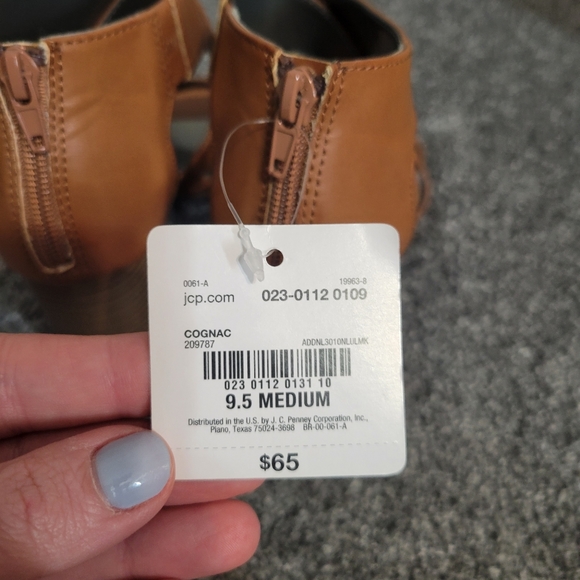 NWT Brown/Cognac Sandals - Picture 4 of 6